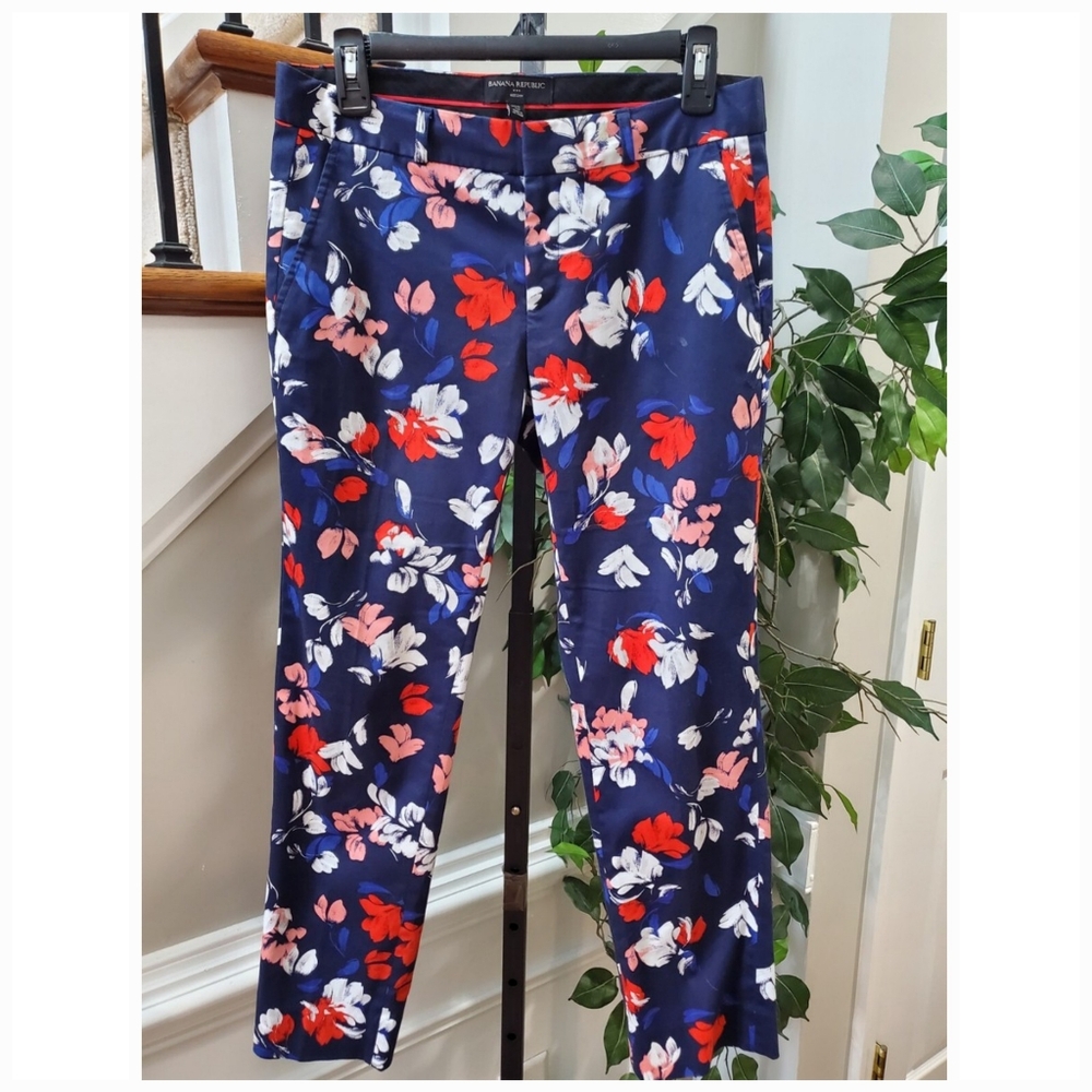 (3/$25) Banana Republic Navy Flowered Pants - Picture 2 of 5